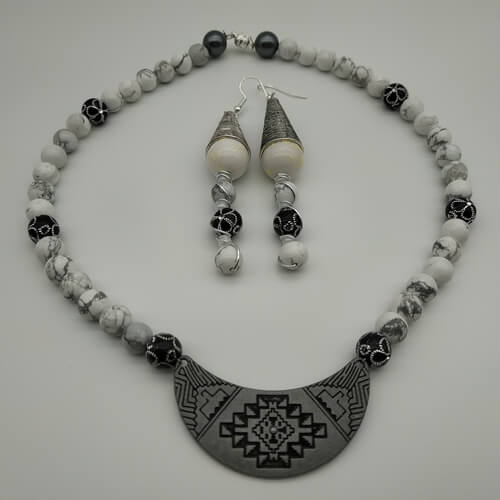 Parure bijoux blanche S